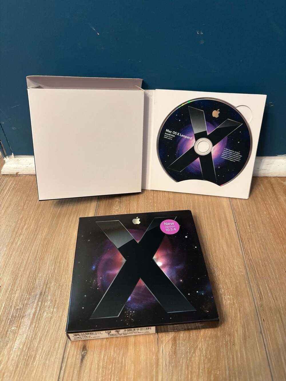 Apple Mac OS X Leopard v10.5.4 Retail Install DVD MB576Z/A